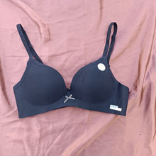 Load image into Gallery viewer, Very Soft &amp; Thin Seamless Bra
