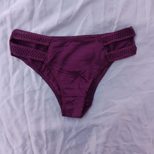 Load image into Gallery viewer, Stripped Thongs Type Underwear
