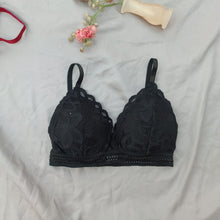Load image into Gallery viewer, French Style V Shape Thin Removeable Padded Bra
