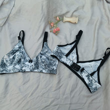Load image into Gallery viewer, Very Soft &amp; Smooth Summer Relaxing Bra
