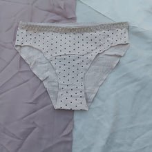 Load image into Gallery viewer, Dotted Lace Very Soft Hipster
