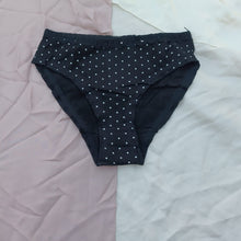 Load image into Gallery viewer, Dotted Lace Very Soft Hipster
