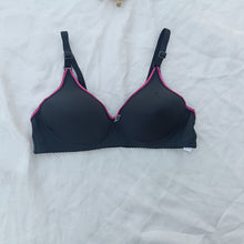 Load image into Gallery viewer, Soft &amp; Smooth Elastane Single Light Padded Bra

