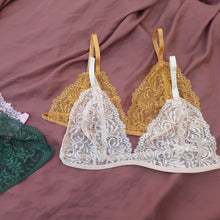 Load image into Gallery viewer, All Net Very Soft Flower Design Bra

