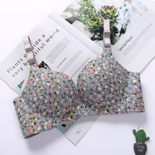 Load image into Gallery viewer, Double Padded Very Soft &amp; Smooth Pushup Flowers Bra
