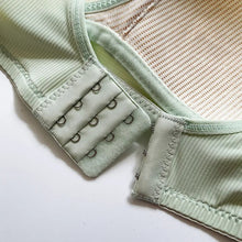 Load image into Gallery viewer, Women Lining Soft Padded  Wireless Bra

