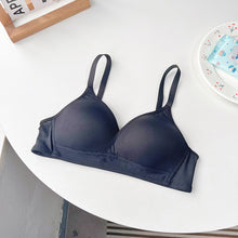 Load image into Gallery viewer, Women Lining Soft Padded  Wireless Bra
