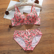 Load image into Gallery viewer, Flower Design Deep Cup Wired Pushup Bra &amp; Panty Set
