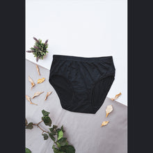Load image into Gallery viewer, Pack of Basic Underwear

