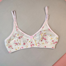 Load image into Gallery viewer, Flowers Cotton Non Padded Smooth Bra
