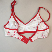 Load image into Gallery viewer, Flowers Cotton Non Padded Smooth Bra
