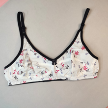 Load image into Gallery viewer, Flowers Cotton Non Padded Smooth Bra
