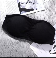 Load image into Gallery viewer, Hooked Strapless Padded Bra Xoxostorepk Black 
