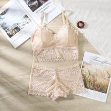 Load image into Gallery viewer, Laced Bra Set
