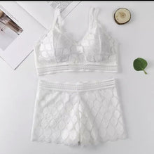 Load image into Gallery viewer, Leaf Padded Bra &amp; Penty Set
