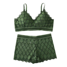 Load image into Gallery viewer, Leaf Padded Bra &amp; Penty Set
